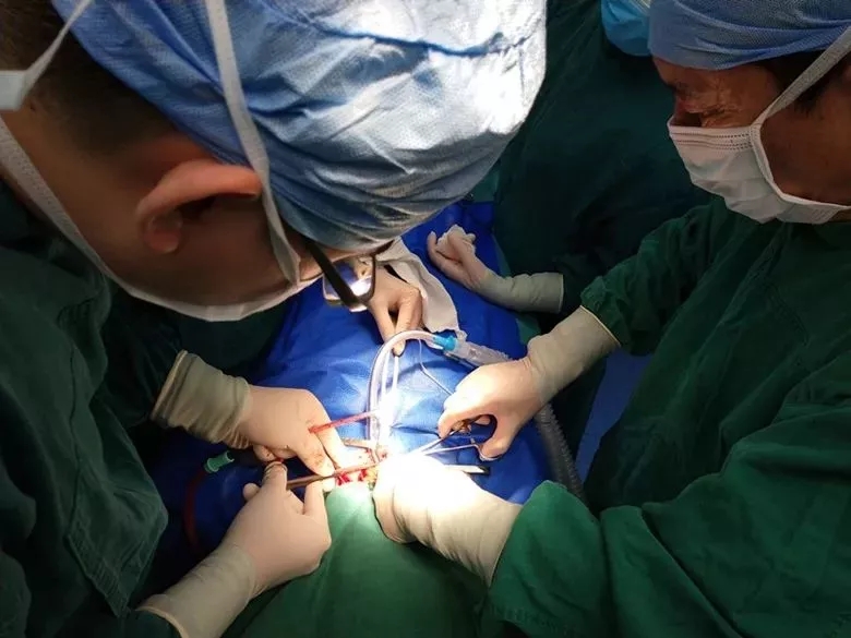 反复辗转求医，金沙洲医院胸外科妙手治愈顽疾！